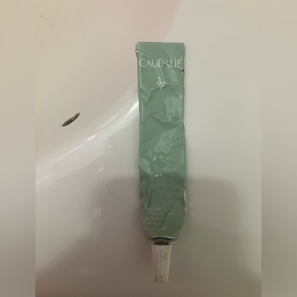 CAUDALIE Color Correcting Spot Solution with Salicylic Acid - Picture 1 of 6